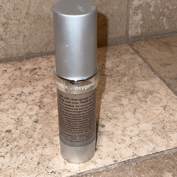 Oxygenetix Oxygenating Foundation. Build Beautifully for Complete coverage.5oz - Picture 4 of 10
